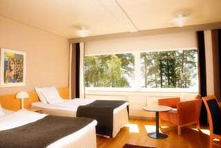 Отель Hotel Rantapuisto Хельсинки Стандартный двухместный номер с 2 отдельными кроватями и видом на море-1